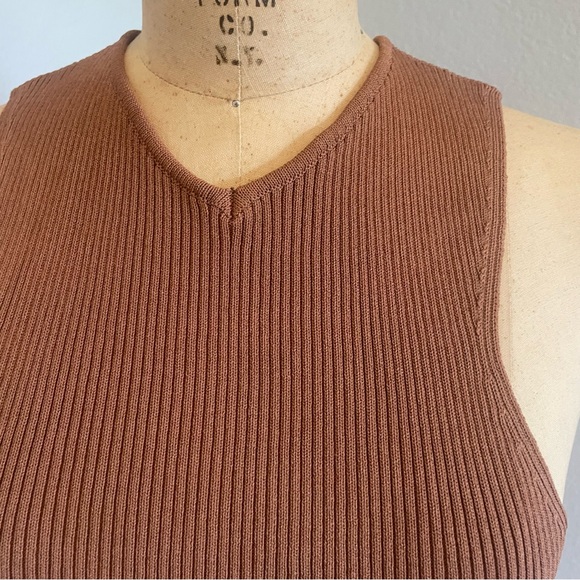 Sophie Rue- NWT Size M Brown Ribbed Tank - Picture 3 of 5